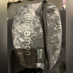 Lululemon belt bag marble